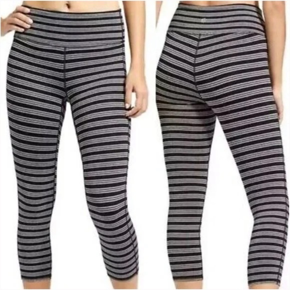 Athleta | Chaturanga Capris | High Rise Cropped‎ Yoga Leggings - Picture 1 of 11